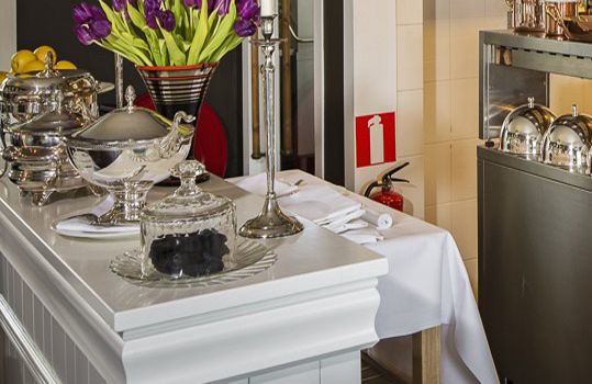 Mezzo Restaurant & Kamers