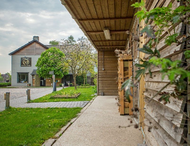 Mezzo Restaurant & Kamers