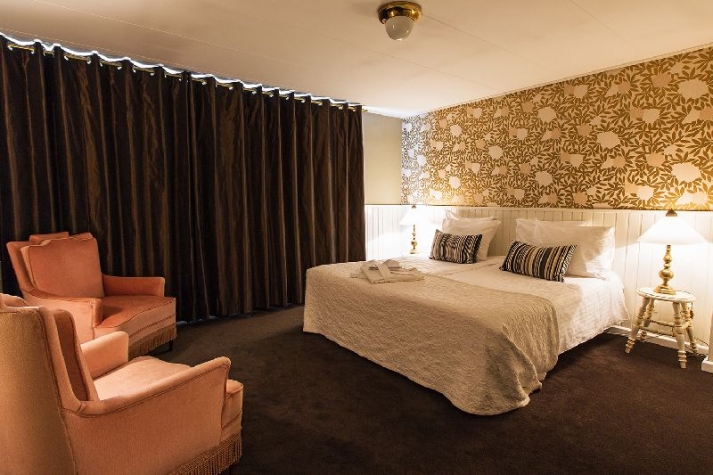 Mezzo Restaurant & Kamers