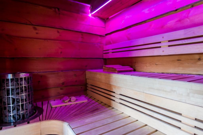 Luxexcellent Wellness B&B