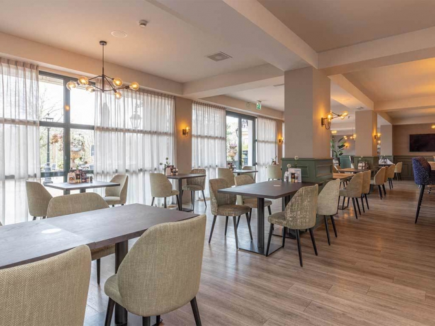 Fletcher Familiehotel De Hunzebergen