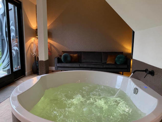 Luxexcellent Wellness B&B